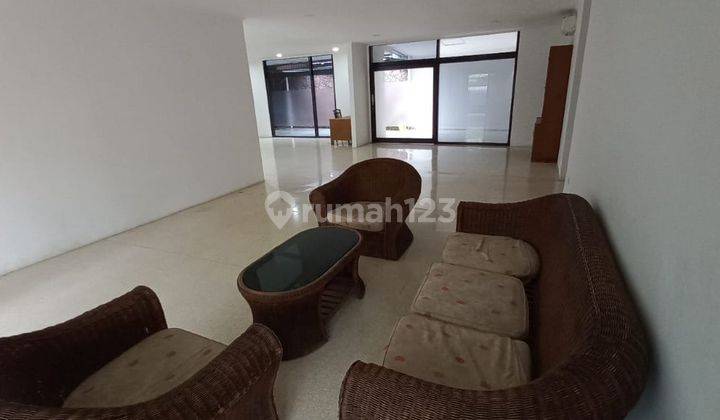 Bisa Direnov Sesuai Kebutuhan, Garasi Carport Total 10 Mobil, 65 Meter Ke Jalan Kemang Raya 22