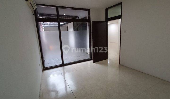 Bisa Direnov Sesuai Kebutuhan, Garasi Carport Total 10 Mobil, 65 Meter Ke Jalan Kemang Raya 27