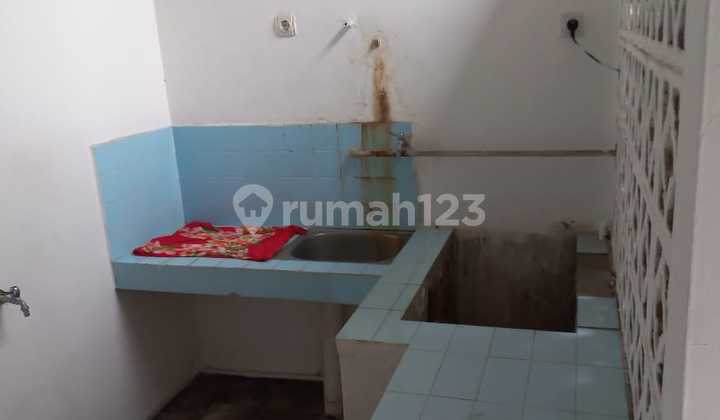 Bisa Direnov Sesuai Kebutuhan, Garasi Carport Total 10 Mobil, 65 Meter Ke Jalan Kemang Raya 44