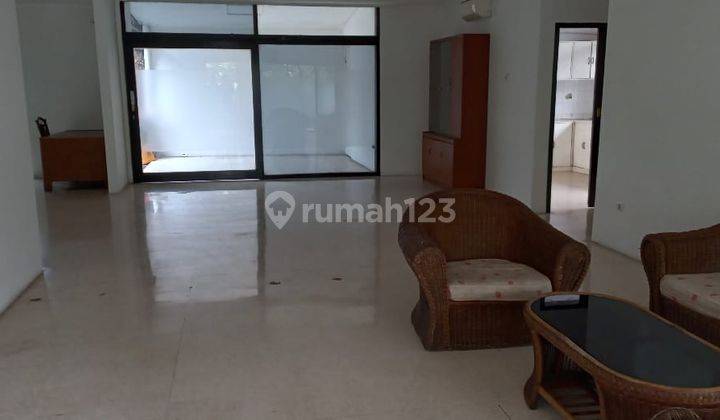 Bisa Direnov Sesuai Kebutuhan, Garasi Carport Total 10 Mobil, 65 Meter Ke Jalan Kemang Raya 54