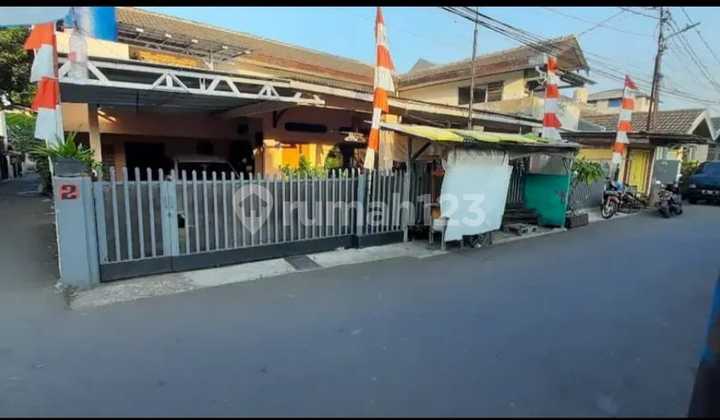 Rumah Hook Akses 2 Mobil, 400 Meter Ke Utan Kayu Raya 1