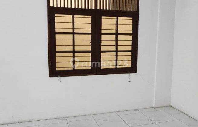 Rumah Baru Siap Huni di Komplek Taman Aries, 200 Meter Ke Jalan Raya Utama 9