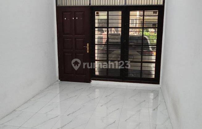 Rumah Baru Siap Huni di Komplek Taman Aries, 200 Meter Ke Jalan Raya Utama 17