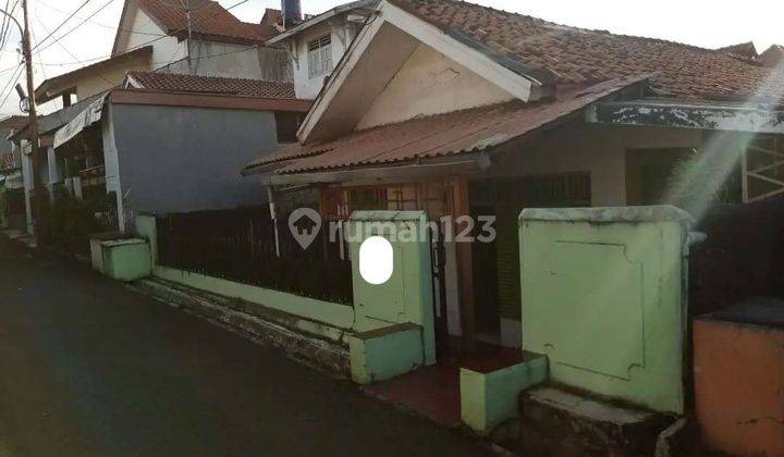 Rumah Lama Tenang Dan Nyaman di Komplek Depsos 1