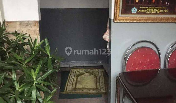 Rumah Lama Pinggir Jalan, 200 Meter Ke Jalan Terogong Raya 5