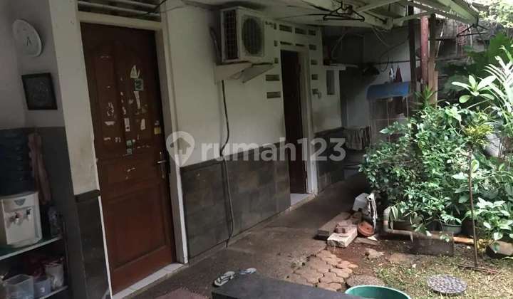 Rumah Lama Pinggir Jalan, 200 Meter Ke Jalan Terogong Raya 6