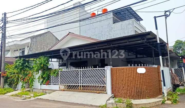 Dijual Rumah Strategis di Hook Jalan Lebar Dekat Mall Dan Lrt Dijual Rumah Strategis di Hook Jalan Lebar Dekat Mall Dan Lrt