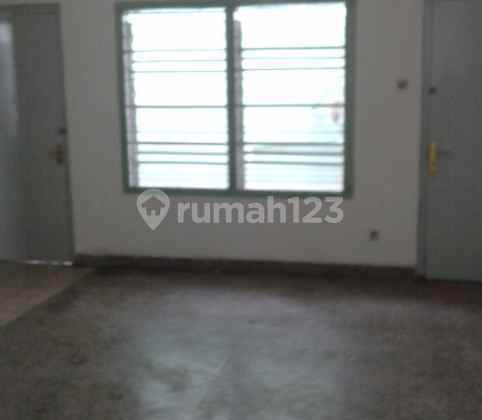 Car Access for 1 Car on Nipah Street, 250 Meters to South Jakarta Mayor's Office 2