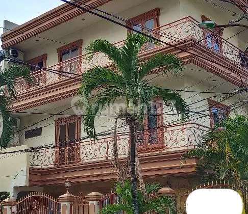 Sturdy House Ready to Occupy in Kelapa Kopyor Complex Area, Kelapa Gading Sturdy House Ready to Occupy in Kelapa Kopyor Complex Area, Kelapa Gading