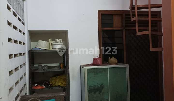 Rumah Siap Huni Pinggir Jalan Raya Kemandoran, 2