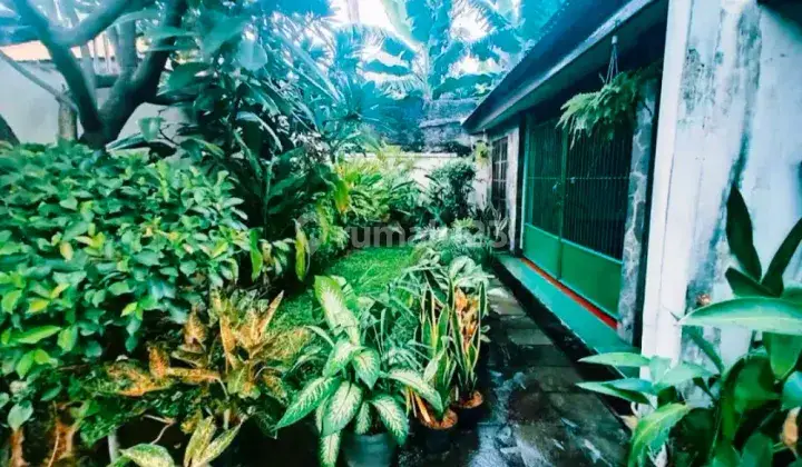 Rumah Posisi Strategis, 300 Meter Ke Jalan Arteri Pondok Indah 2