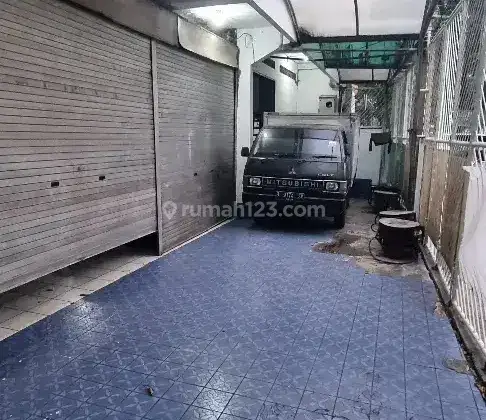 Rumah Hitung Tanah Pinggir Jalan Raya, 90 Meter Ke Jalan Raya Kasablanka 1