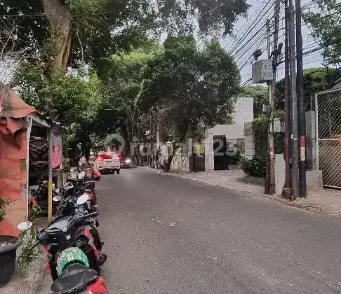 Rumah Hitung Tanah Pinggir Jalan Raya, 90 Meter Ke Jalan Raya Kasablanka 2