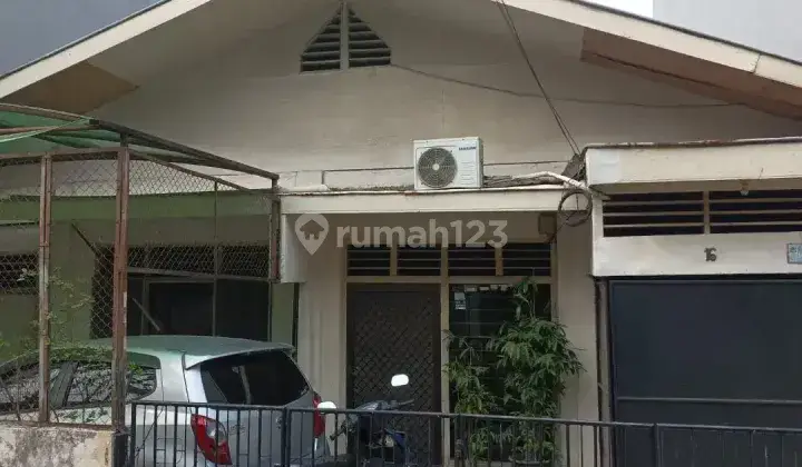 Rumah Lama Area Benhil, 150 Meter Ke Gatot Subroto 2