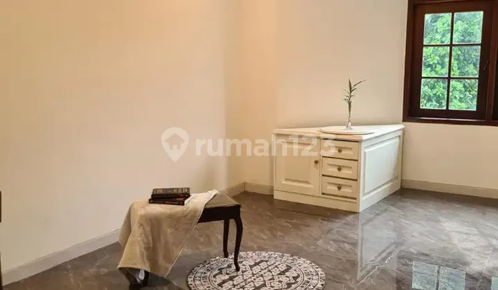 House Ready for Occupancy in Jalan Sampit Area, 300 Meters to MRT Blok M