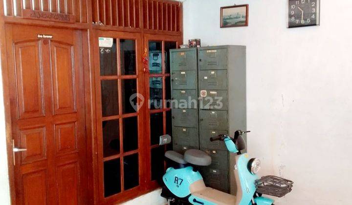 Rumah Bentuk L di Jalan Ramli, Depan Sekolah Asisi Menteng Dalam 1