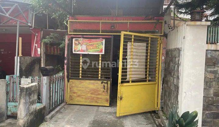 Rumah Bentuk Tanah Model Botol, 100 M Ke Radio Dalam Raya 1