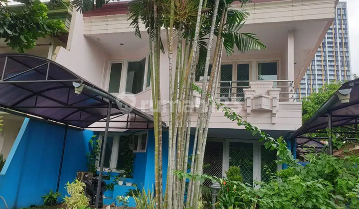 Rumah Asri Townhouse, 5 Menit ke Tb Simatupang, Dekat Pintu Tol