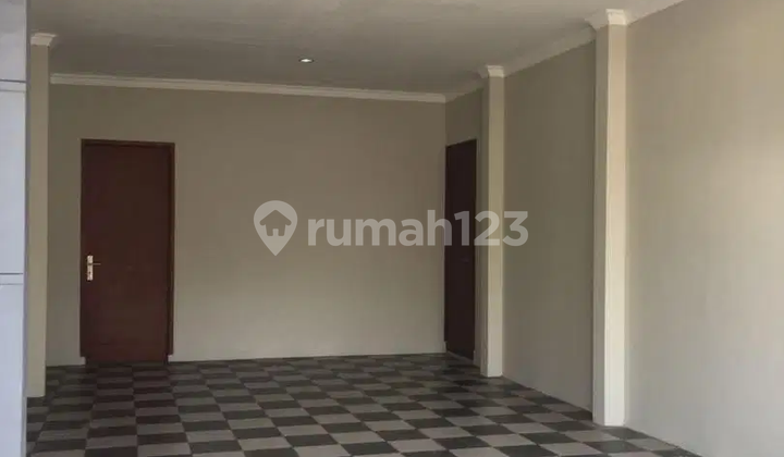Ready-to-Live House Renovated, 100 meters to Pasar Minggu Main Road, Inside Complex Ready-to-Live House Renovated, 100 meters to Pasar Minggu Main Road, Inside Complex