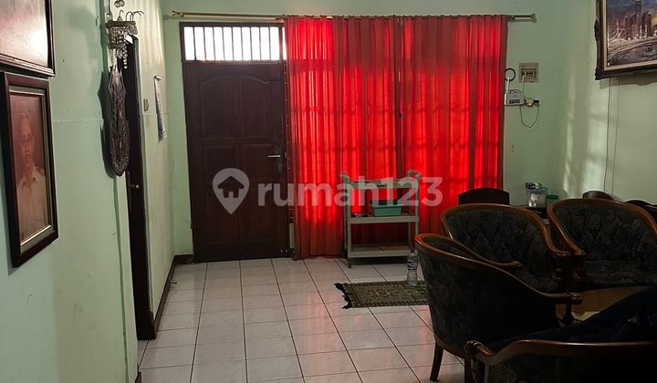 Strategic House in Kayu Manis, 900 m to Pramuka Main Road