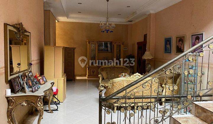 Rumah Mewah 3 Lantai Masuk Komplek, 500 Meter Ke Tomang Raya 2