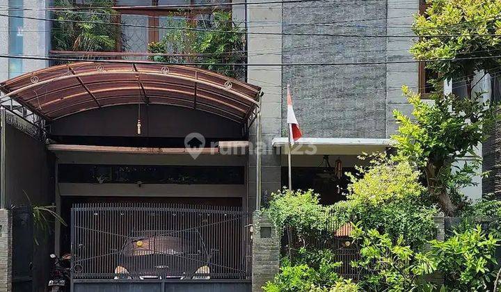 Masuk Komplek, Akses Depan Rumah 3 mobil, 450 meter ke GBK Arena 1