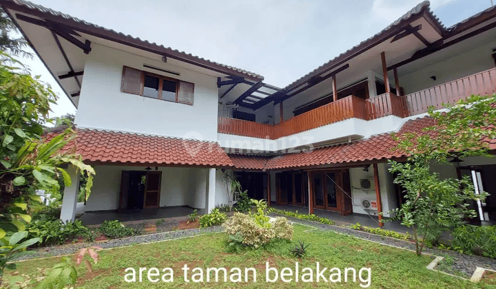 Rumah Mewah Ada Pool di Bukit Golf Pondok Indah 1