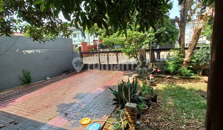 House Ready for Demolition in Matraman, 400 meters to Jln Matraman Raya, Front Road Width for 3 Cars, Super Safe Location Next to TNI Headquarters, Land Status Safe with Private Ownership Not TNI Property House Ready for Demolition in Matraman, 400 meters to Jln Matraman Raya, Front Road Width for 3 Cars, Super Safe Location Next to TNI Headquarters, Land Status Safe with Private Ownership Not TNI Property