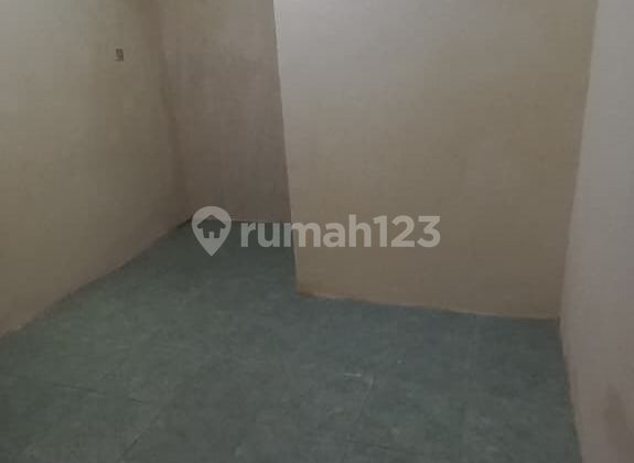 Kos Kosan 1 Room Left, 500 Meters to Wtc Mangga Dua 2