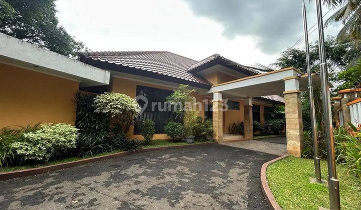 Rumah Siap Huni ada Pool area Komplek Taman Patra, Kuningan 1