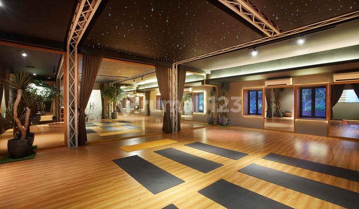 For Rent Only 3rd Floor on Suryo Street, Senopati Kebayoran Baru, Super Strategic Location by the Main Road 1