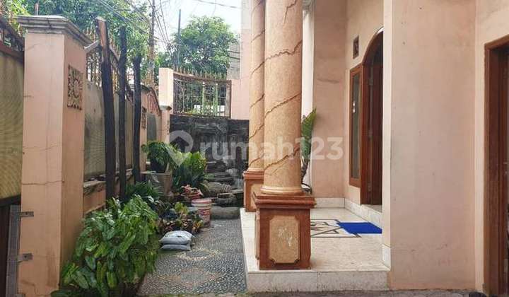 Rumah Mewah Akses 2 mobil, hanya 2 menit ke Bandara Halim 2