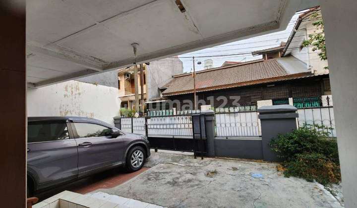 Rumah Akses Mobil Area Kemanggisan Ilir, 200 Meter ke Jalan Raya 2