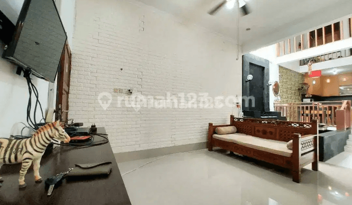 Rumah Semi Furnished, 900 Meter Ke Bangka Raya 2