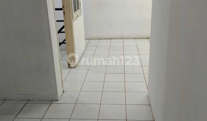 Rumah Cocok Usaha/Kantor, Pinggir Jalan Raya area Johar Baru, 1km ke Jalan Raya Percetakan Negara, Rebutan Banyak Penyewa Untuk Alfamart/Indomart/Laundry Rumah Cocok Usaha/Kantor, Pinggir Jalan Raya area Johar Baru, 1km ke Jalan Raya Percetakan Negara, Rebutan Banyak Penyewa Untuk Alfamart/Indomart/Laundry