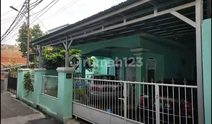 Rumah Super Strategis di Bintaro, 50 meter ke Jln Veteran Raya dan 500 meter ke TMP Tanah Kusir. 
