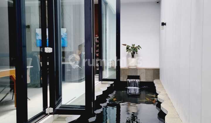 Full Furnished area Johar Baru, Pinggir Jalan Raya Utama, Masih Baru Banget, 400 meter ke Jln Raya Suprapto 2