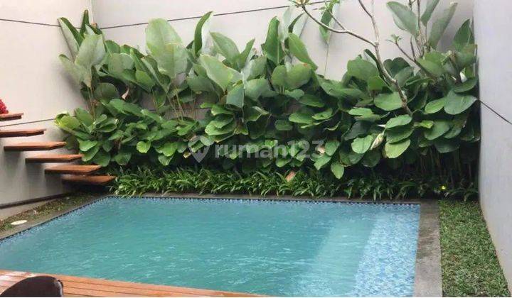 Rumah Full Furnished Ada Pool di Clover Hill Residences 1