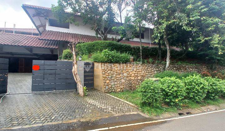 Rumah Hook Ada Lift Dan Pool di Bukit Golf Pondok Indah 1