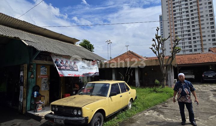 Suitable for Workshop/Office/Residential, roadside, 200 meters to Fatmawati Raya.