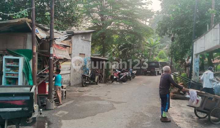 Rumah Lama area Jln Muhi, 200 meter ke Jalan Raya Utama, 10 menit ke PIM 1 2