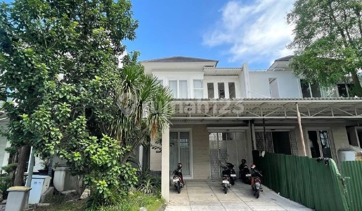 House in Pakuwon Indah The Mansion Surabaya Minimalist