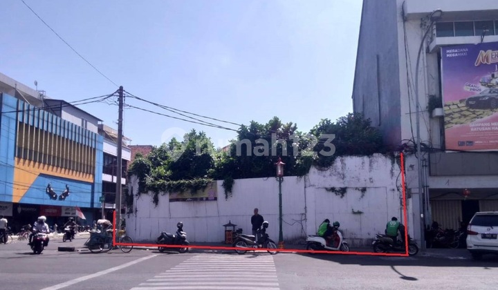 Land on Kembang Jepun Main Road Surabaya, Strategically Located and Rarely Available.