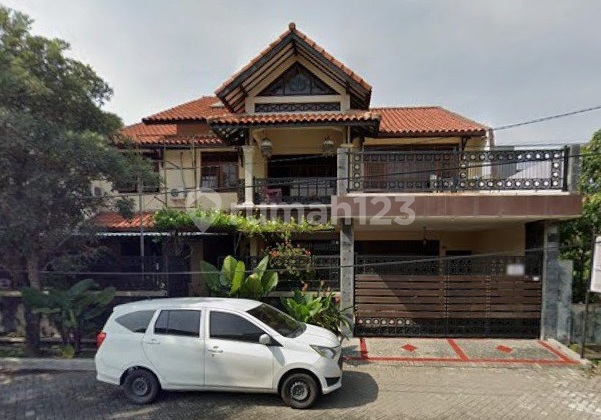 A Good and Well-Maintained Strategic House in Kertomenanggal, Surabaya 2