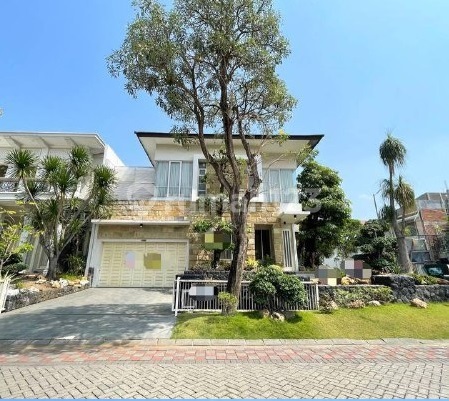 House in Raffles Garden Citraland Surabaya Luxurious and Well-Maintained 2