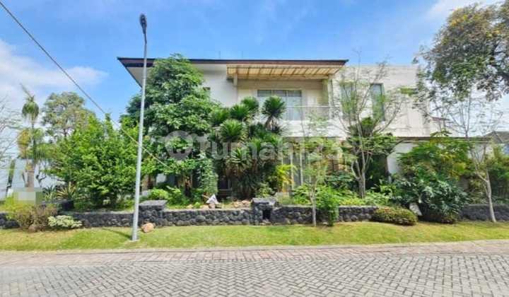 Elite Luxury House in Citraland Raffles Garden, West Surabaya 2