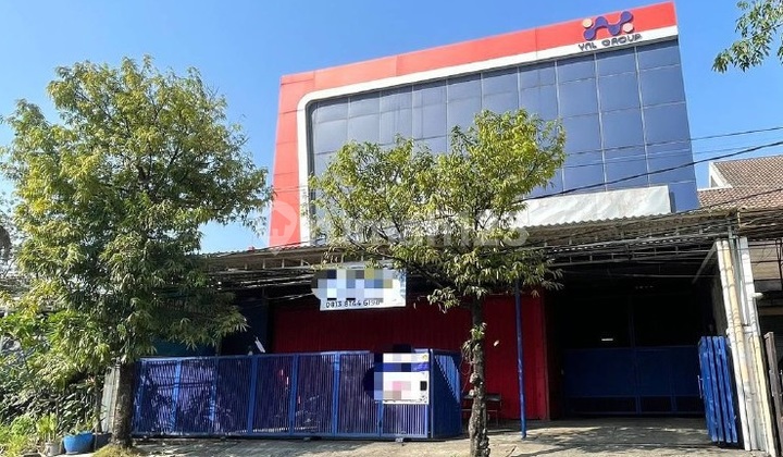 Shop House on Raya Gayungsari Barat Surabaya, Good Condition, Well-Maintained 2