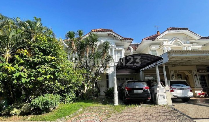 House in Pakuwon City Virginia Regency Surabaya Well-Maintained and Nice