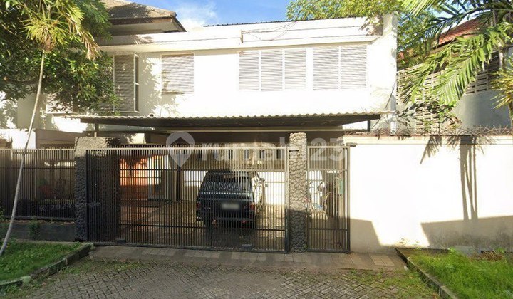 House in Tenggilis Mejoyo Surabaya in Good Condition, Well-Maintained and Comfortable.