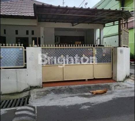 Rumah Murah di Jalan Plafon, Jakarta Timur 1